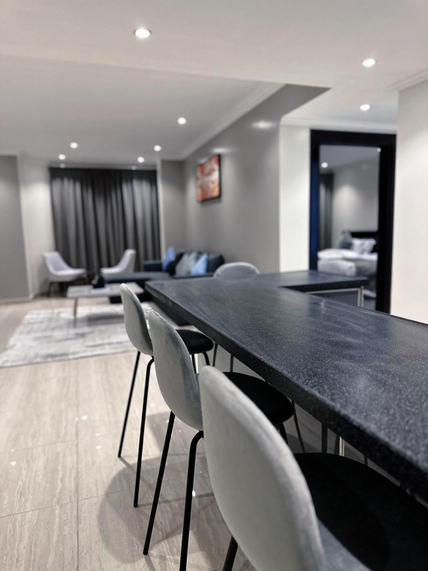 Art Suite Riyadh Luaran gambar