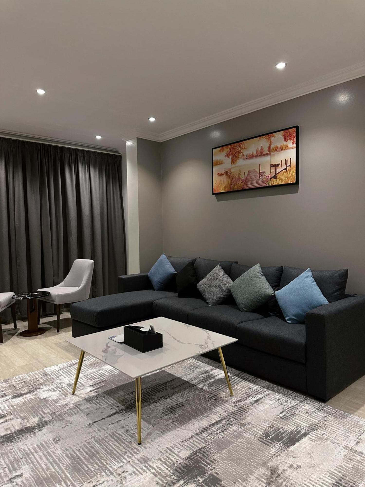 Art Suite Riyadh Luaran gambar