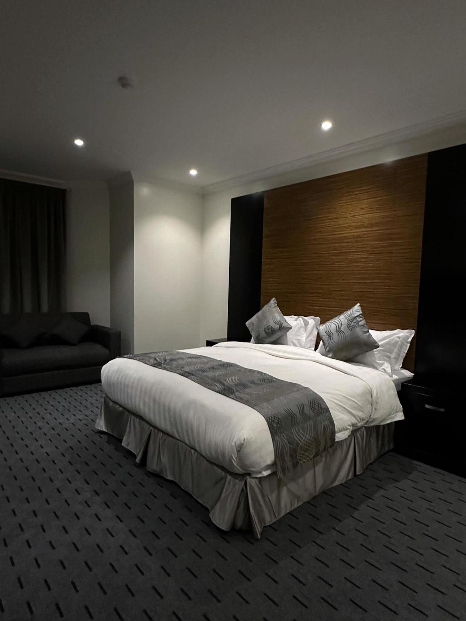 Art Suite Riyadh Luaran gambar